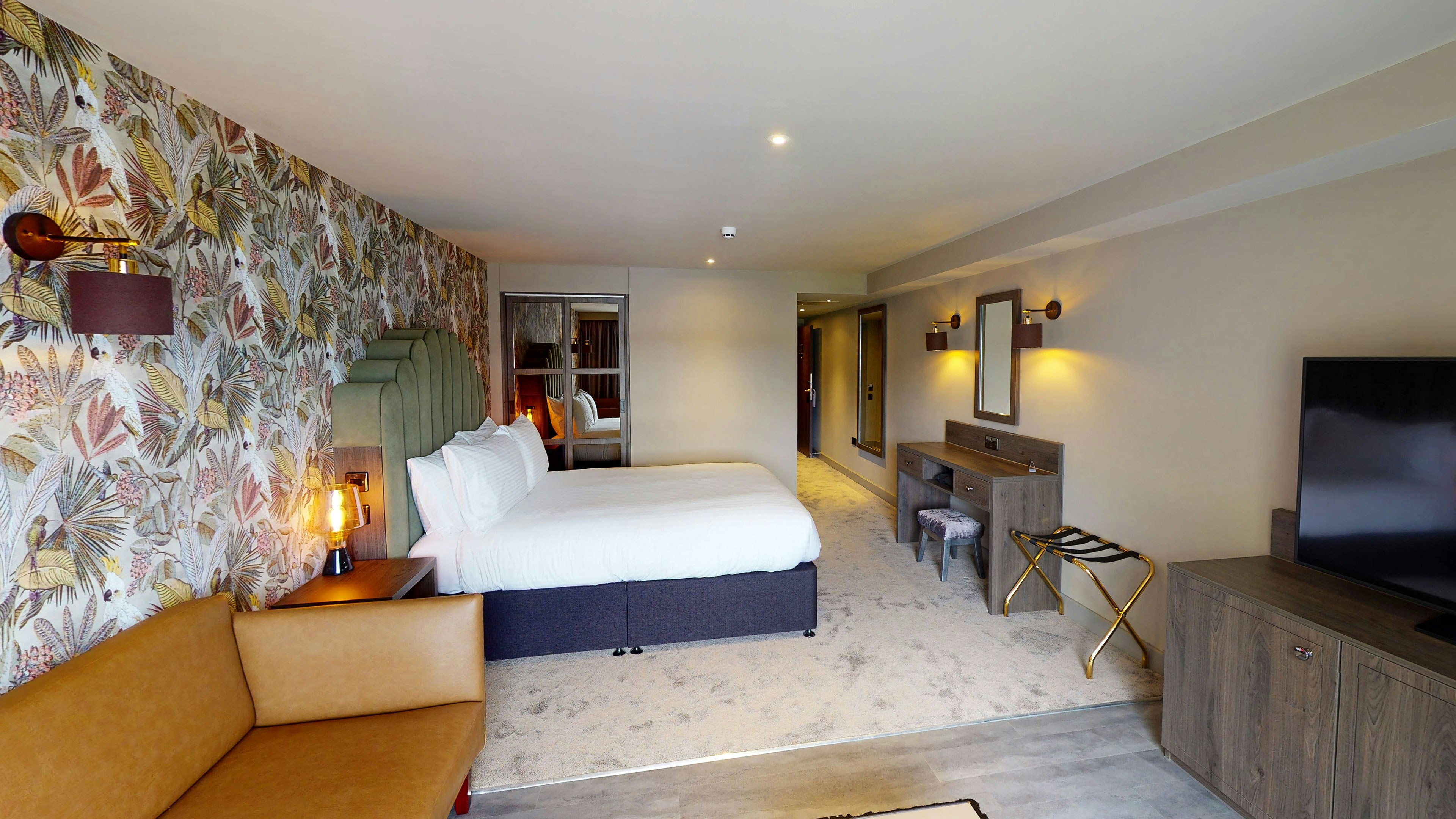 Hotel Van Dyk 7/30