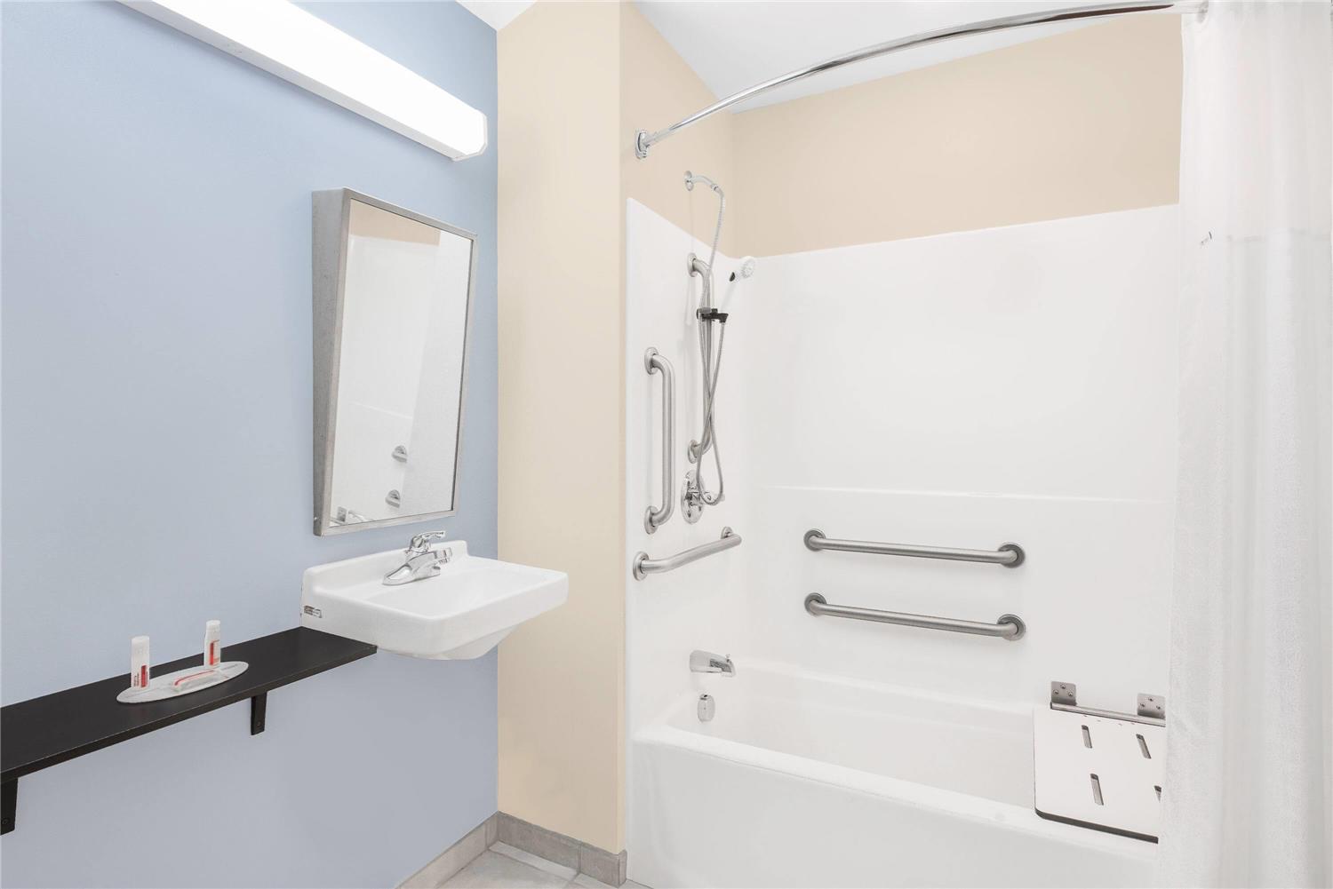 Microtel Inn & Suites By Wyndham Waynesburg 5/6