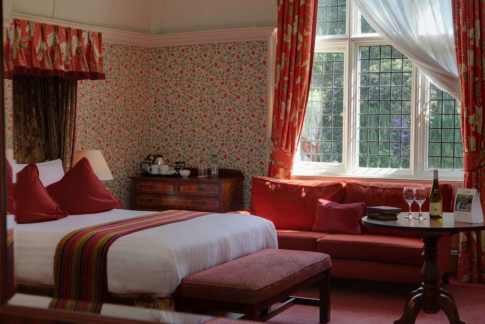 Best Western Plus Grim's Dyke Hotel 28/48