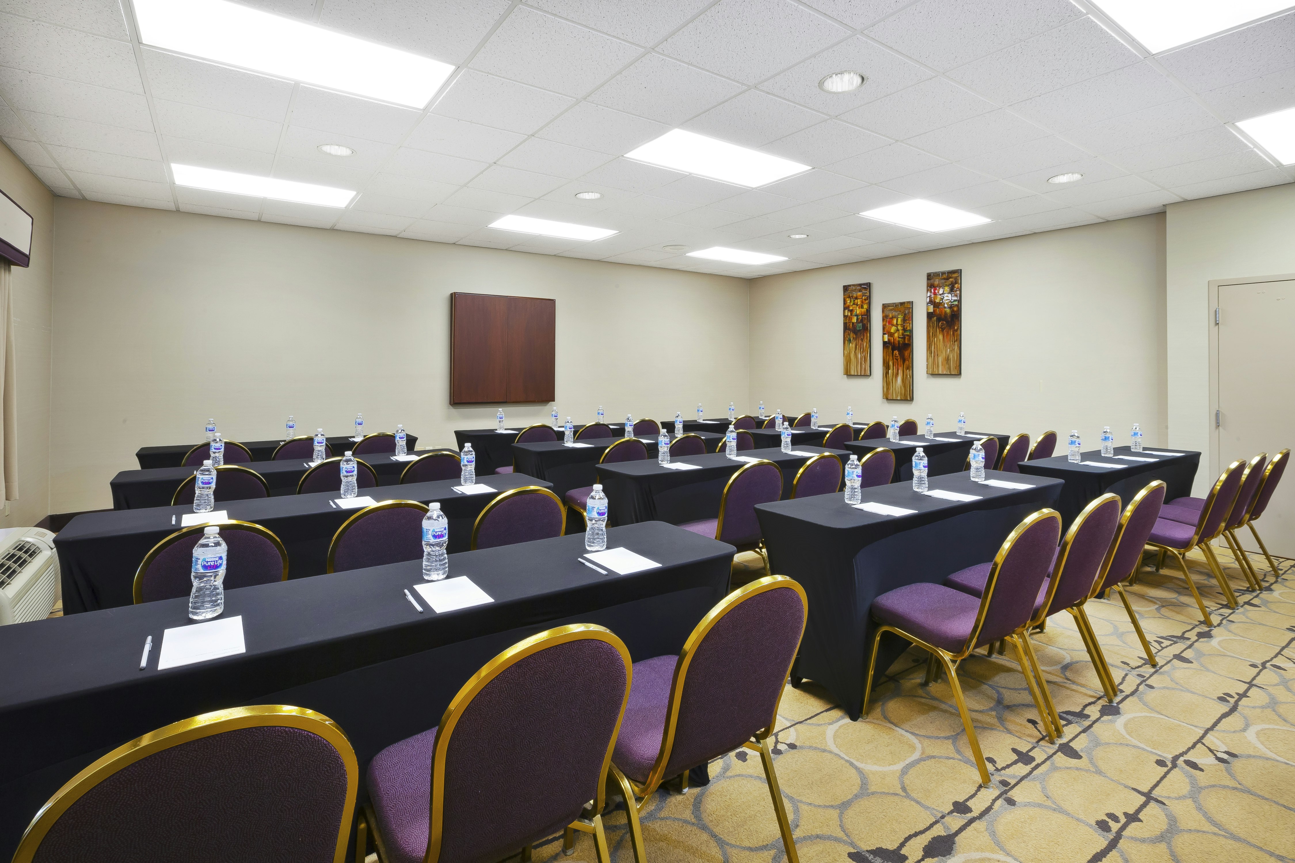 Hampton Inn Clinton, NJ 43/56