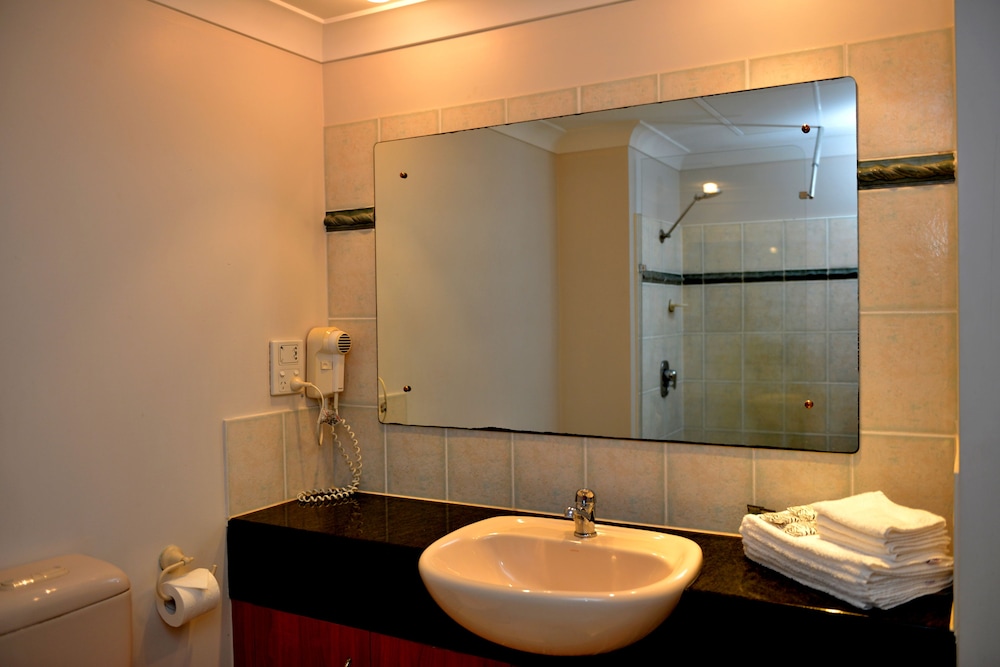 1 Bedroom, Apartment, Queen Bed, Garden or Partial Sea View, Sofa، WATERFRONT TERRACES 2/4