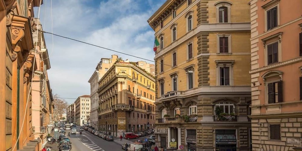 Cavour Colosseum with Balcony 21/29