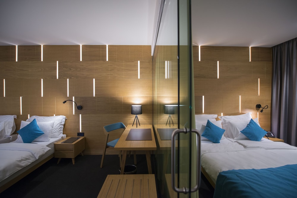 Hotel Sana 7/37