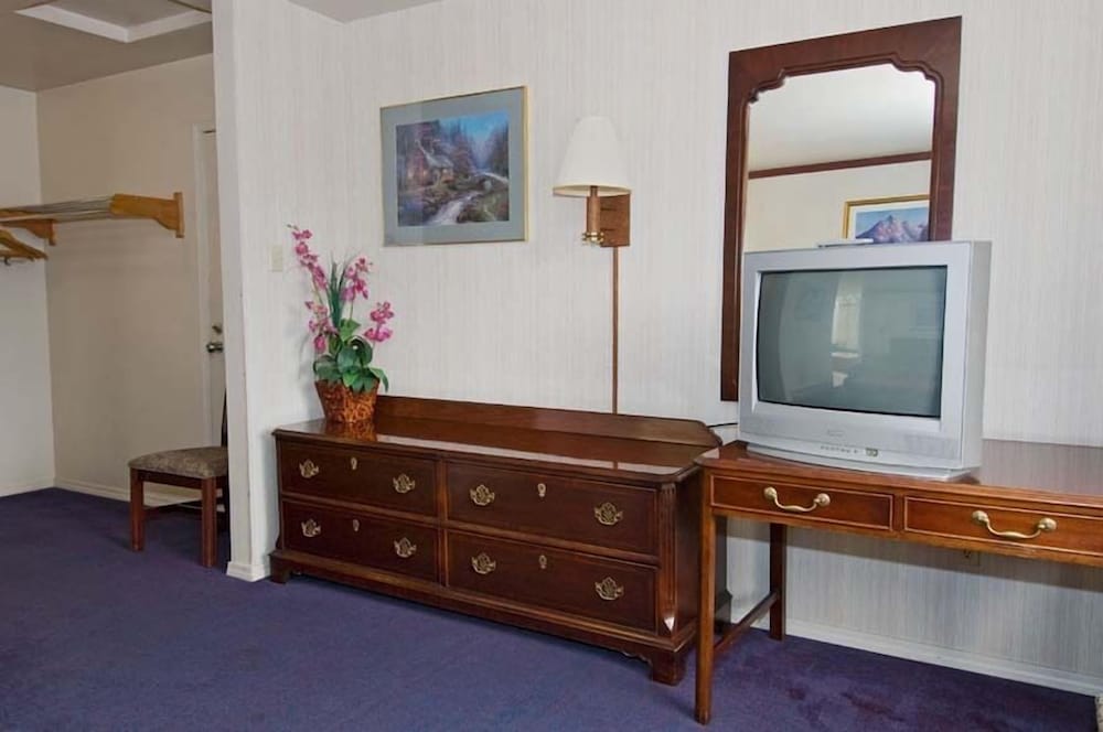 Sequim Bay Lodge 6/43