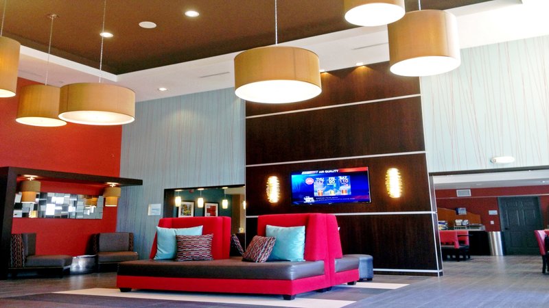 Holiday Inn Express Bakersfield 20/33