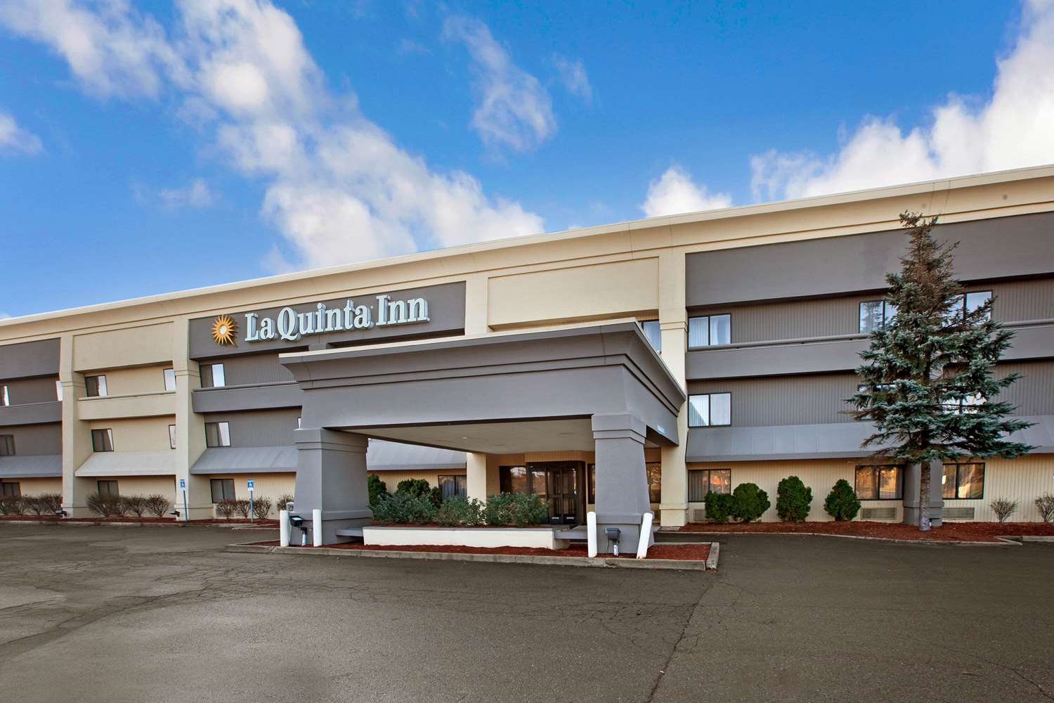 La Quinta Inn Detroit-Canton 25/29