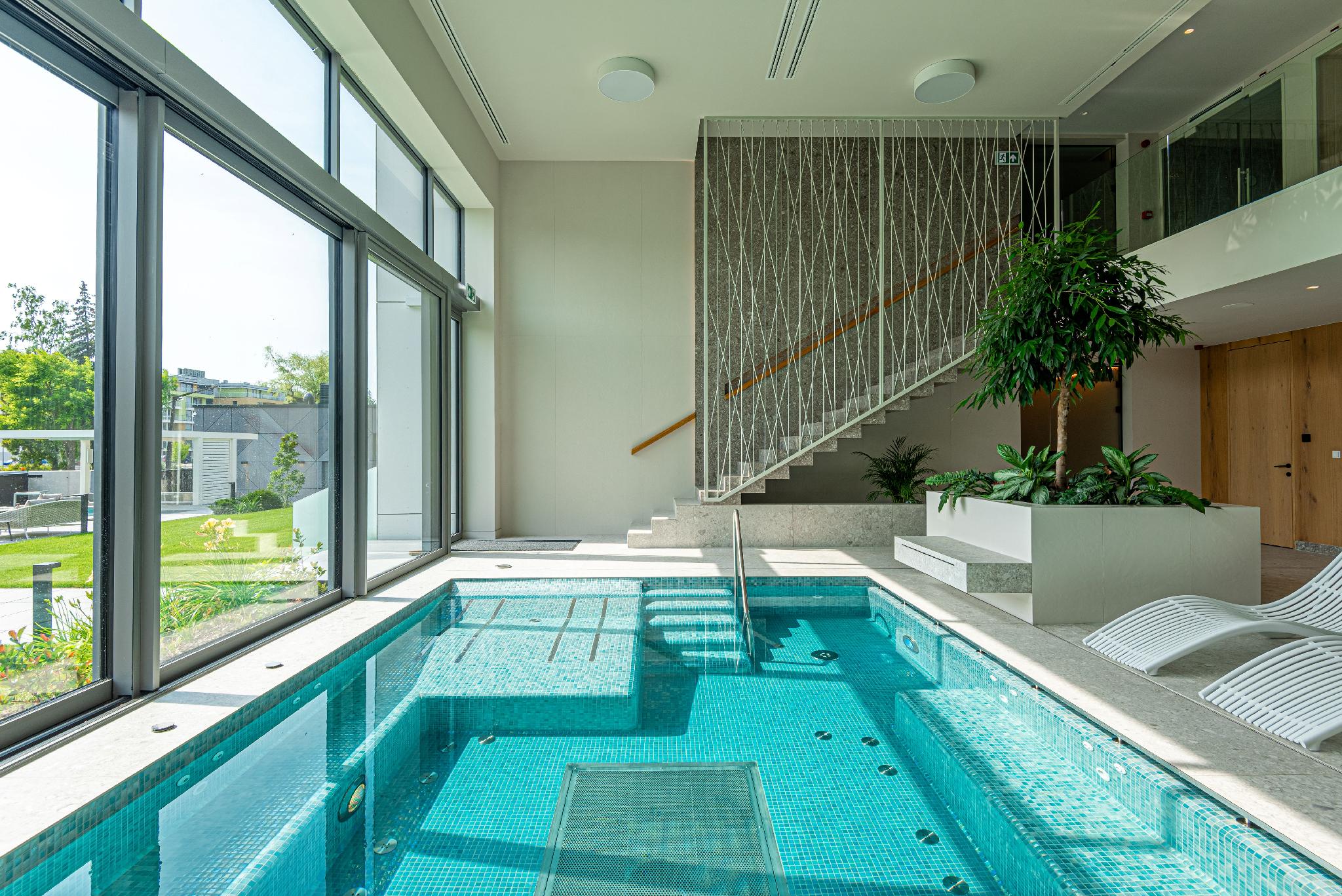 REED Luxury Hotel by Balaton (REED Boutique Hotel & Bistro) 7/25