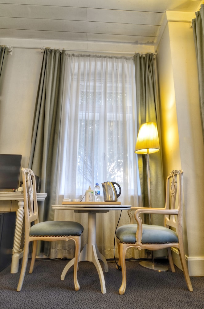 Kar-s Hotel 33/50