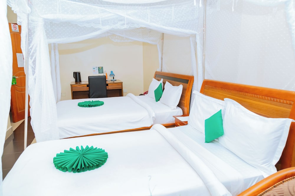 ROOM, TWIN BEDS