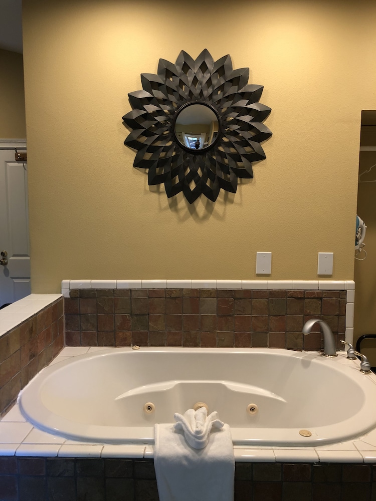 Glen Ellen Inn 62/62