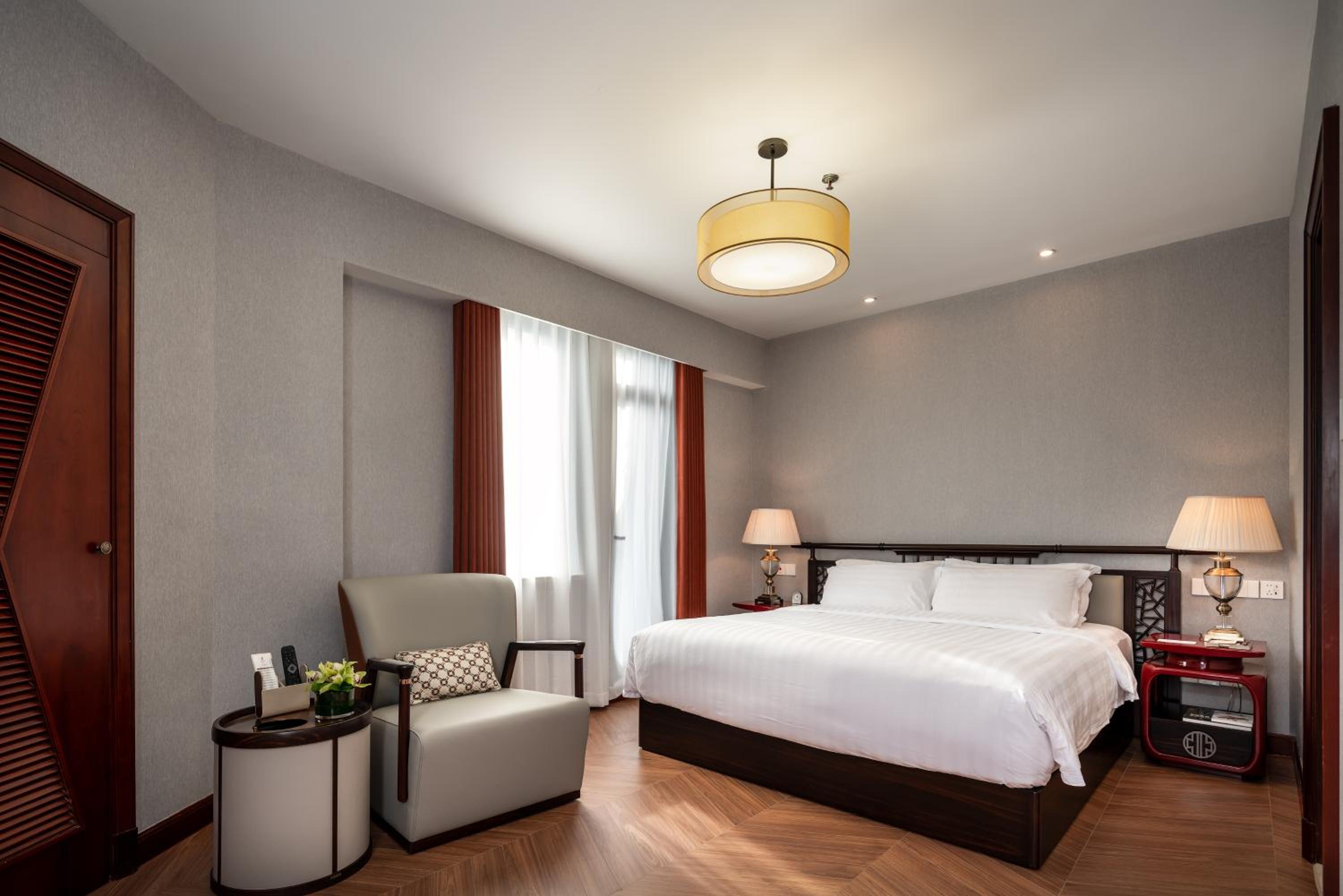 Specialty, Suite