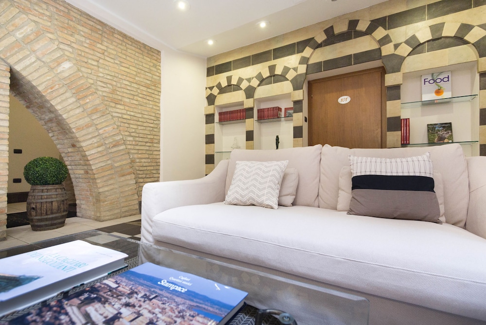 Arcobaleno Rooms 18/61