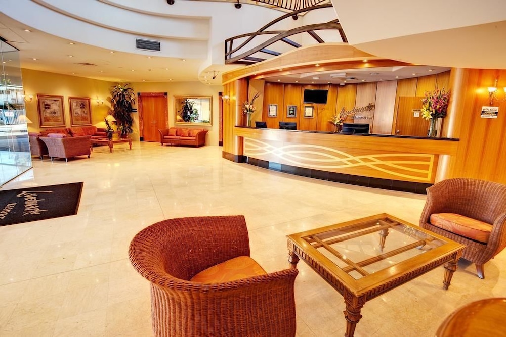 LANDMARK RESORT 17/73