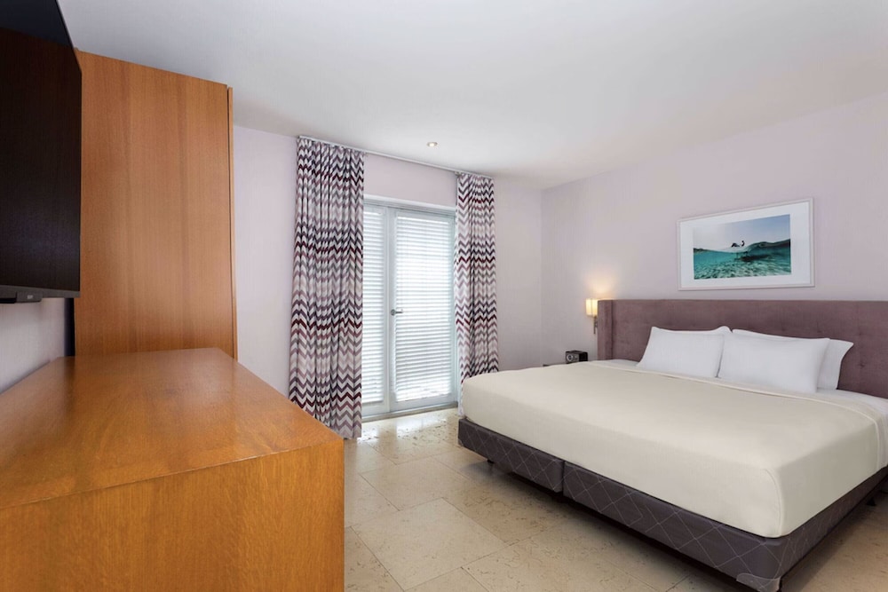 The Astor by LuxUrban 4/30