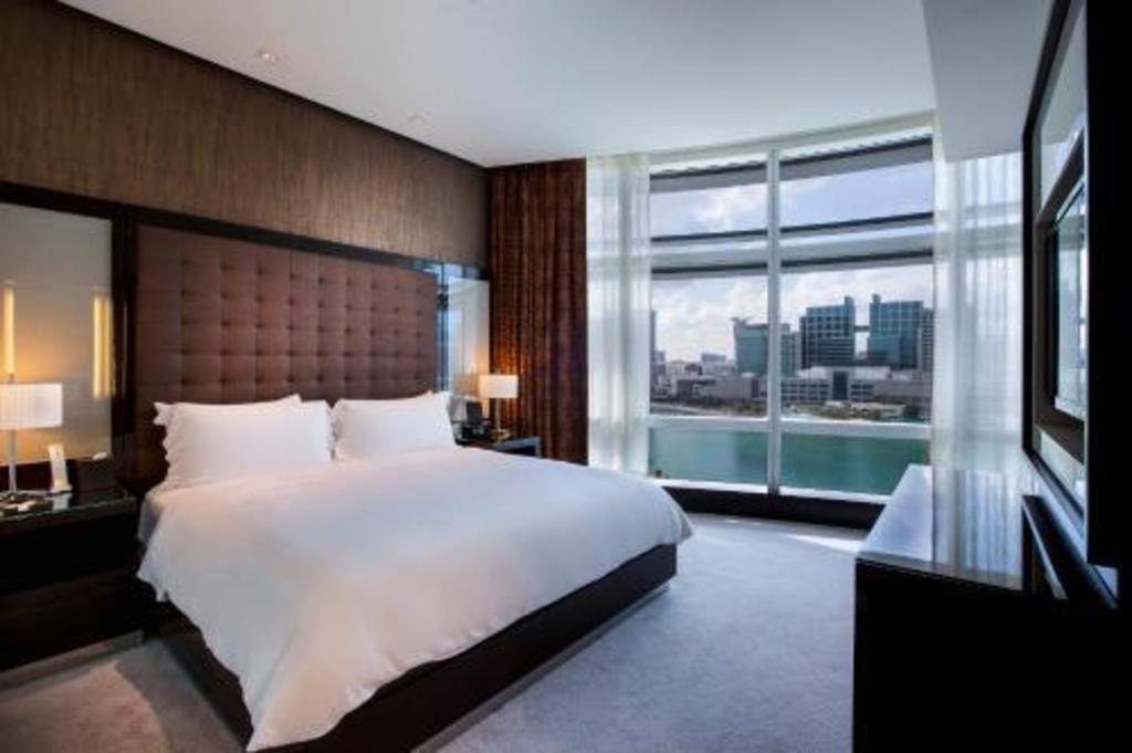 Rosewood, Suite, King Bed, Panoramic View