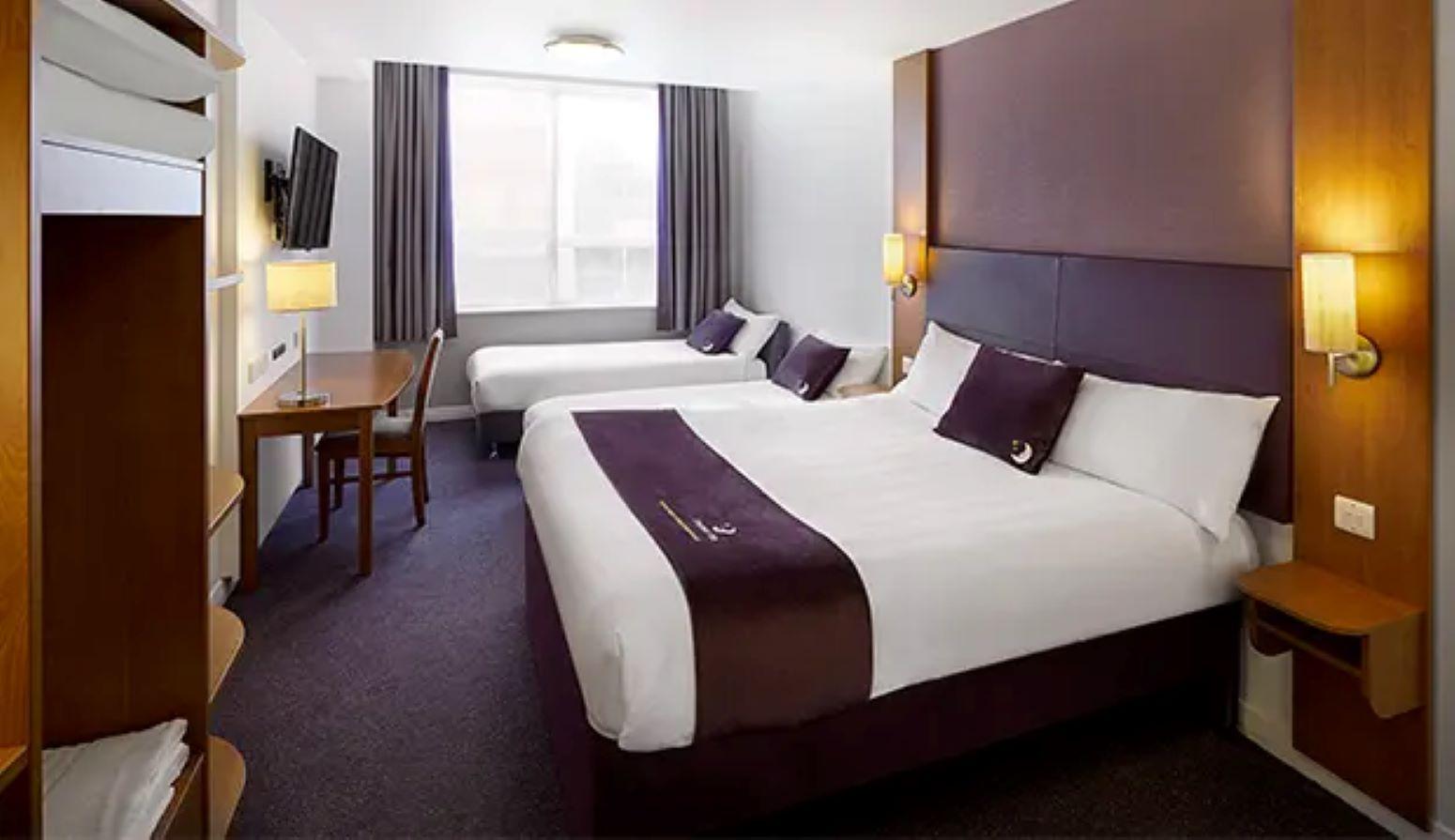 Premier Inn Aberdeen (Westhill) 13/25
