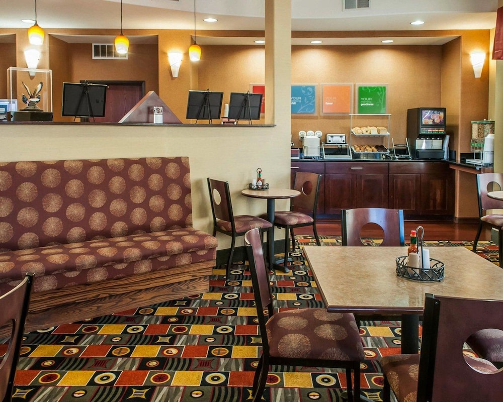 Comfort Suites Gallup East Route 66 and I-40 37/42