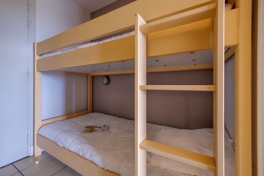 Studio, Bunk Bed, Sofa, Alcove