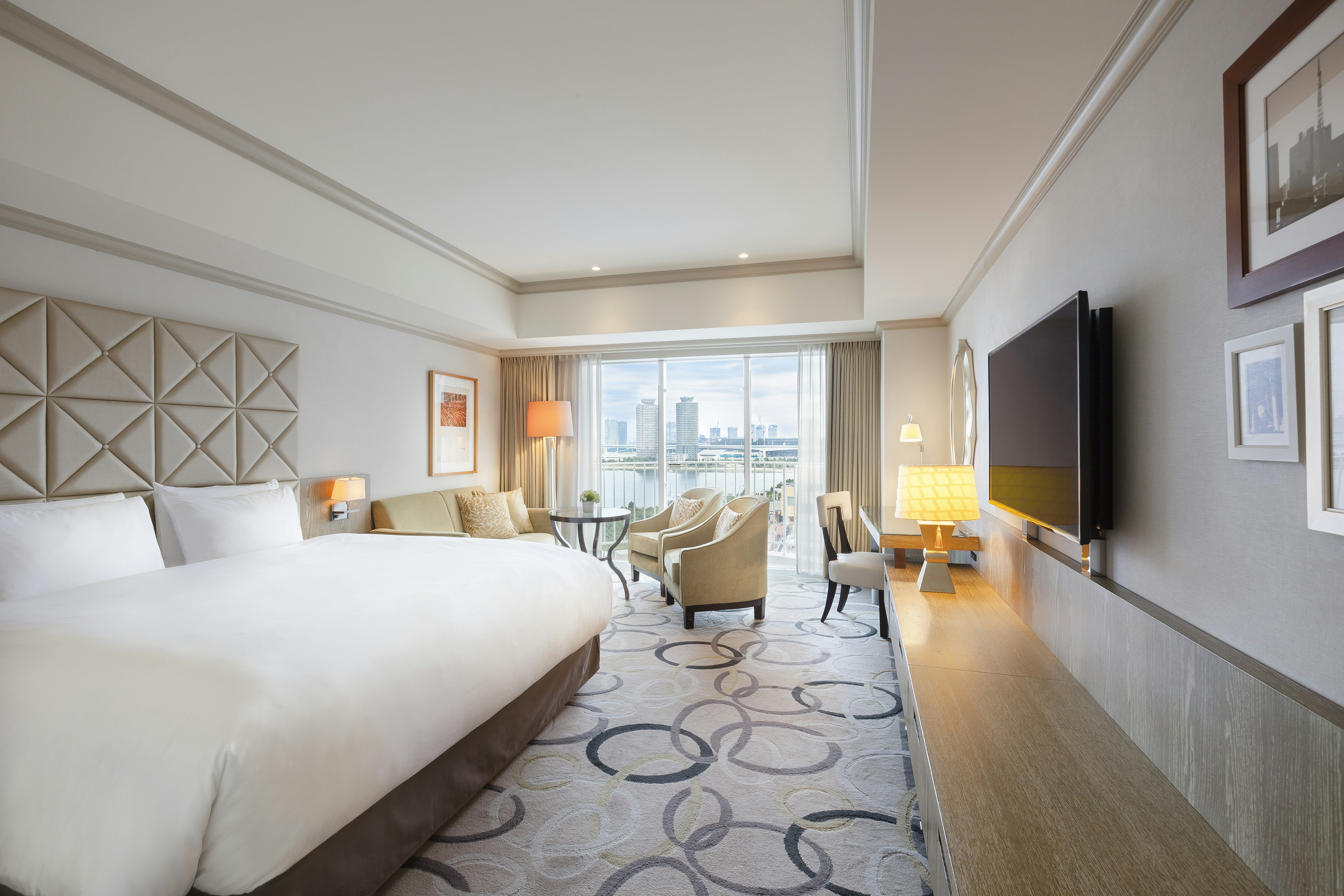 PREMIUM, DELUXE, KING BED