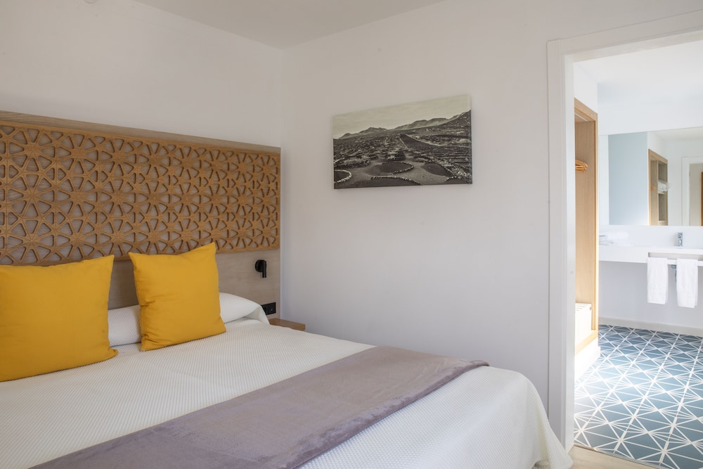 1 BEDROOM, APARTMENT