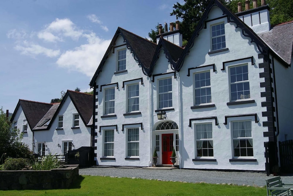 Coed Mawr Hall 2/36
