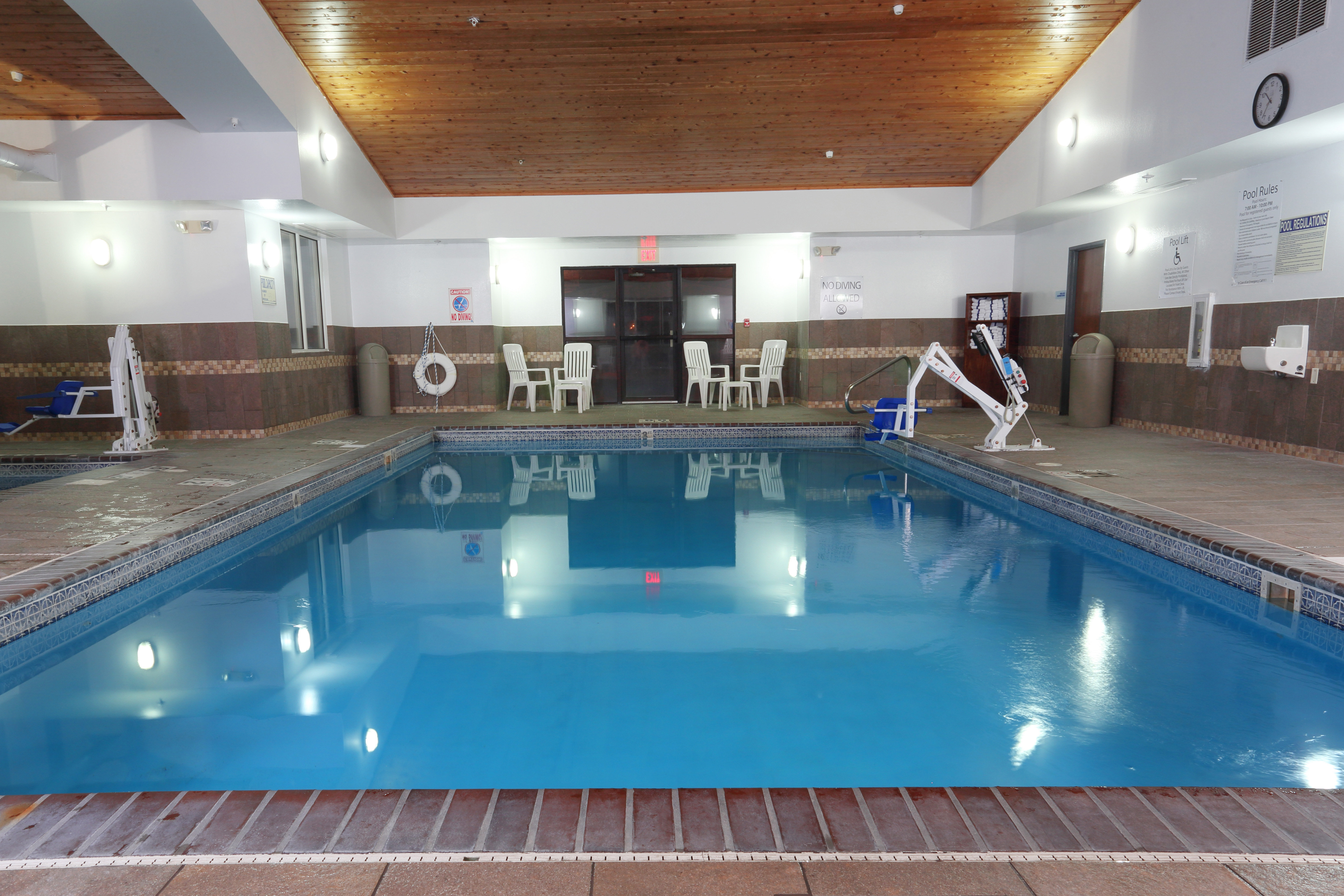 Holiday Inn Express O Neill 25/40