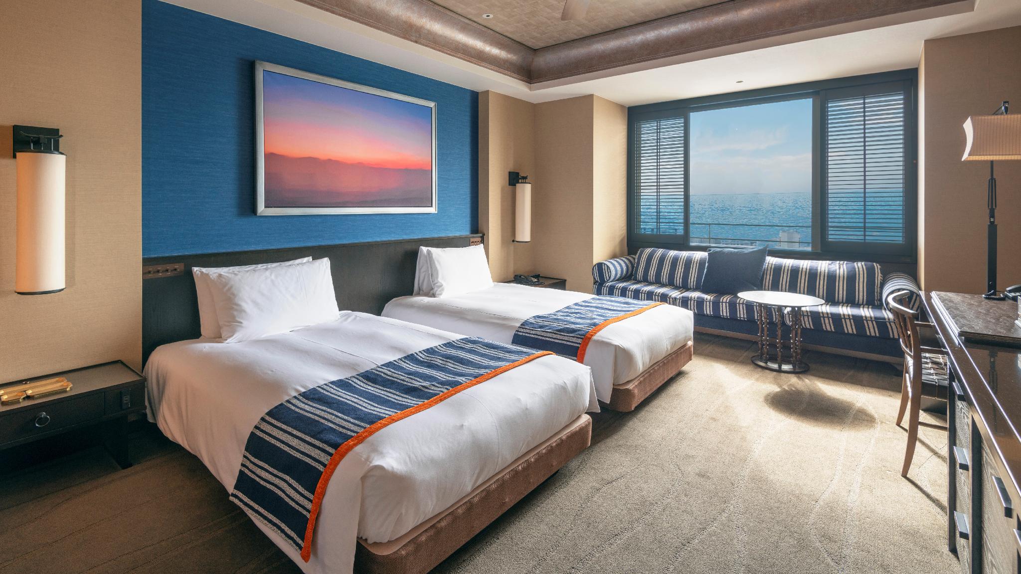 Club, Standard, Twin Beds, Harbour View, Night View