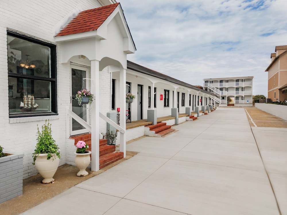 Mia's Boutique Hotel 45/50