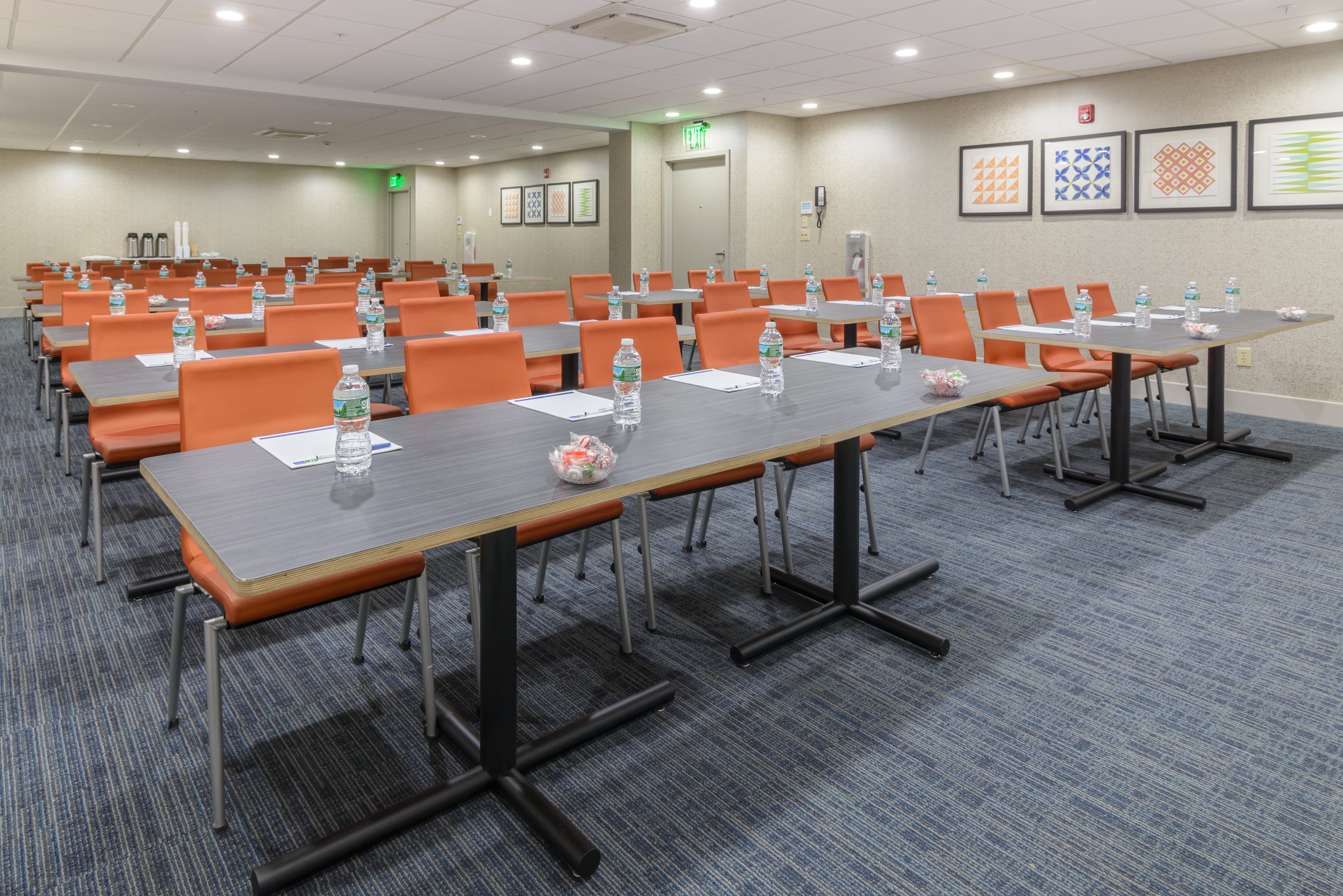 Holiday Inn Express Southington 56/61