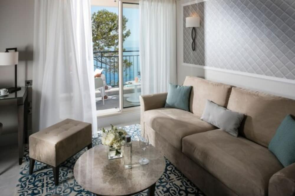 Cap Estel 30/77