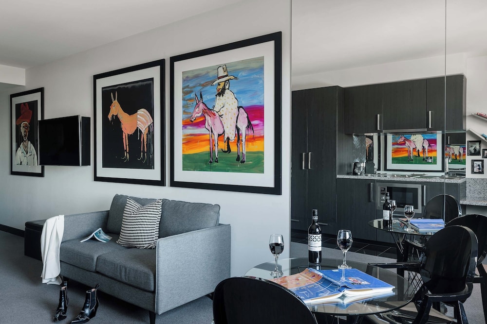 The Cullen Melbourne - Art Series 40/56