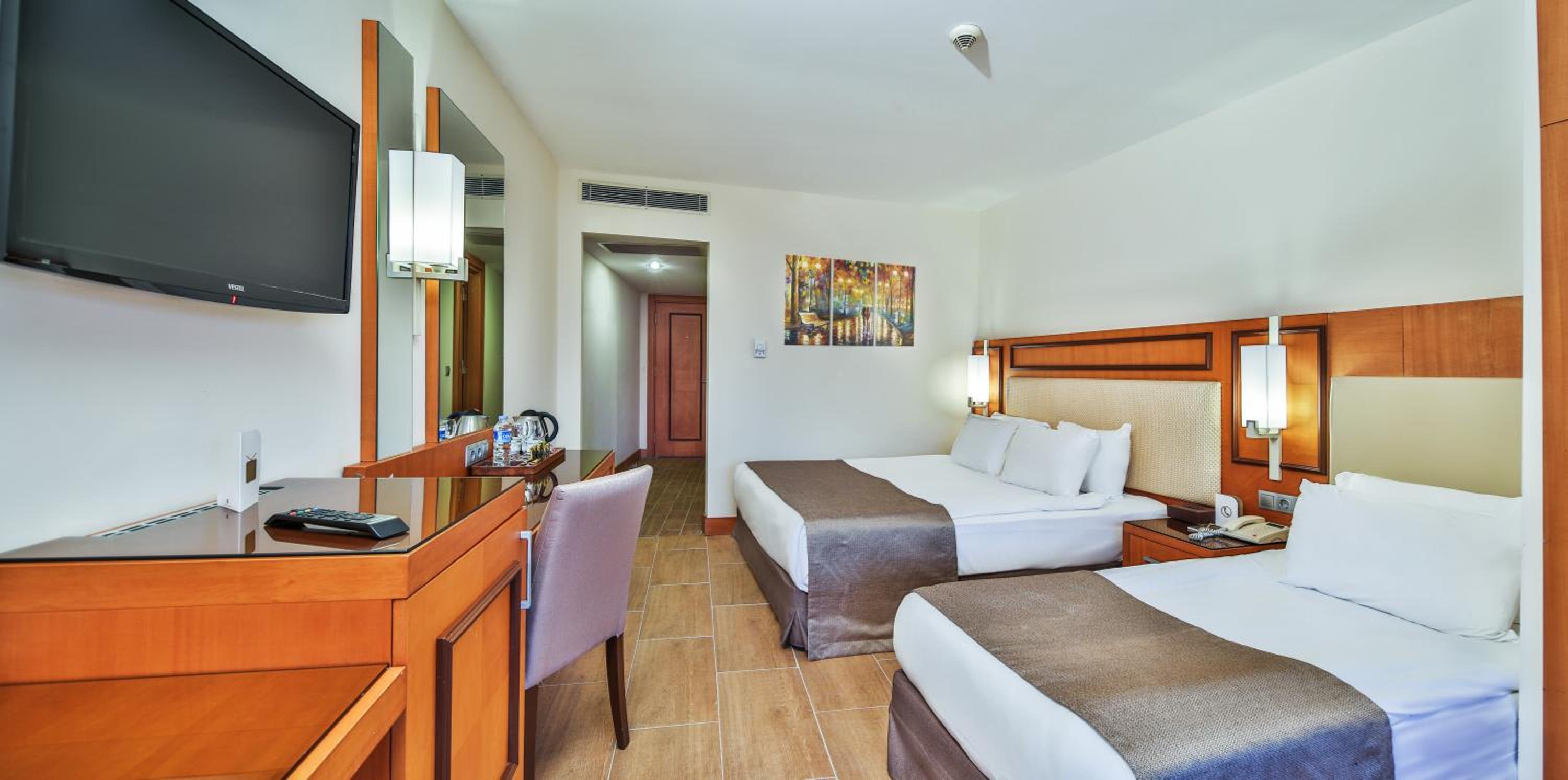 Standard, Double Bed, Side Sea View
