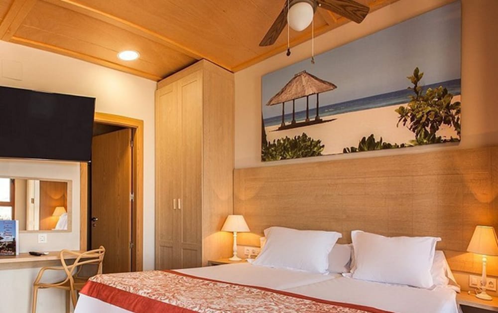 Magic Natura Animal, Water Park & Polynesian Lodge Resort 6/31