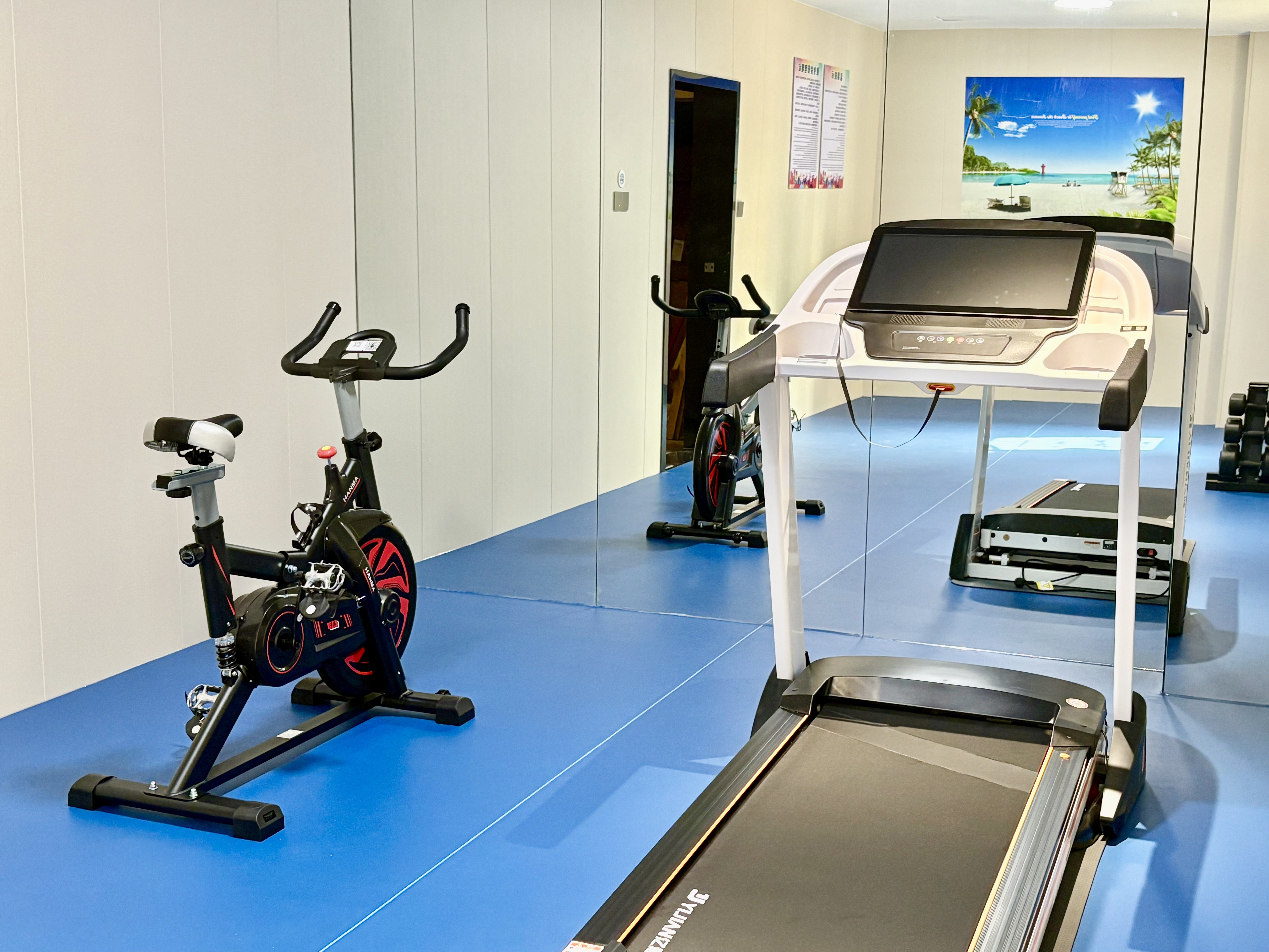 HOLIDAY INN EXPRESS SANYA BAY 37/50