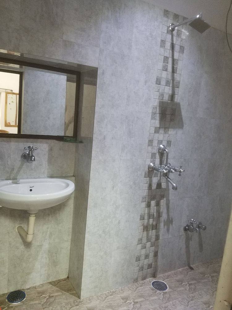 Baba Guest House 52/58