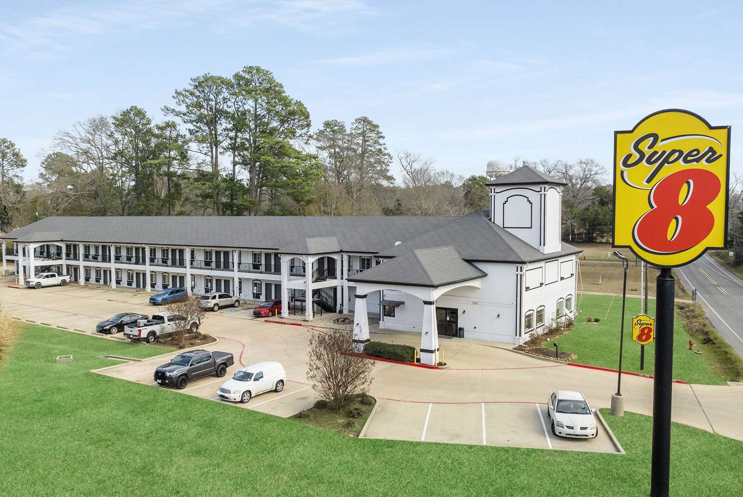 Super 8 by Wyndham Mansfield LA 12/17