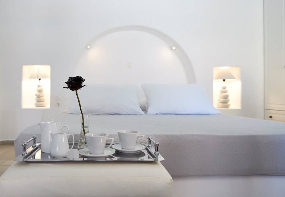 Black Rose Suites 20/70