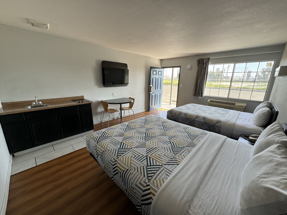 Motel6 Delano, CA 11/38