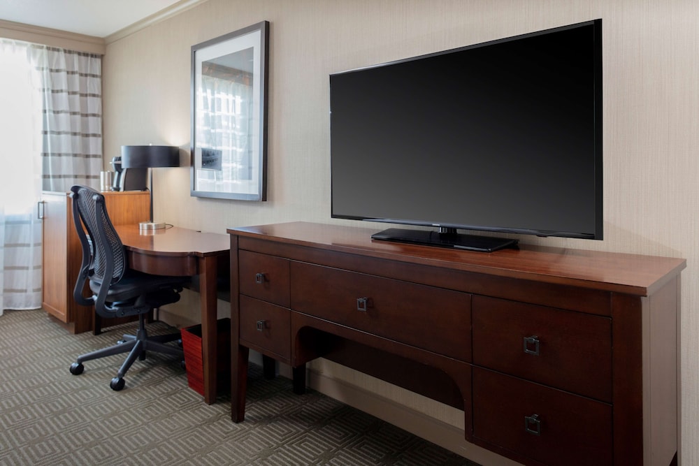 Doubletree By Hilton Burlington Vermont 72/88