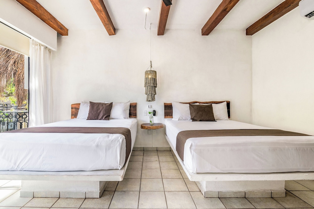 DELUXE, DOUBLE BED, CITY VIEW, BALCONY