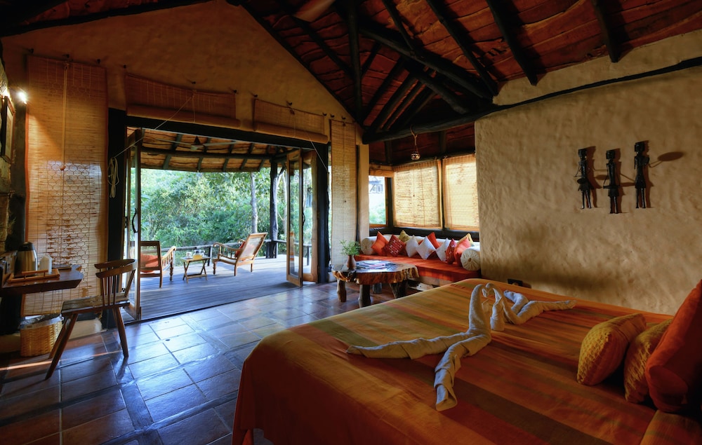 Kanha Earth Lodge 26/50