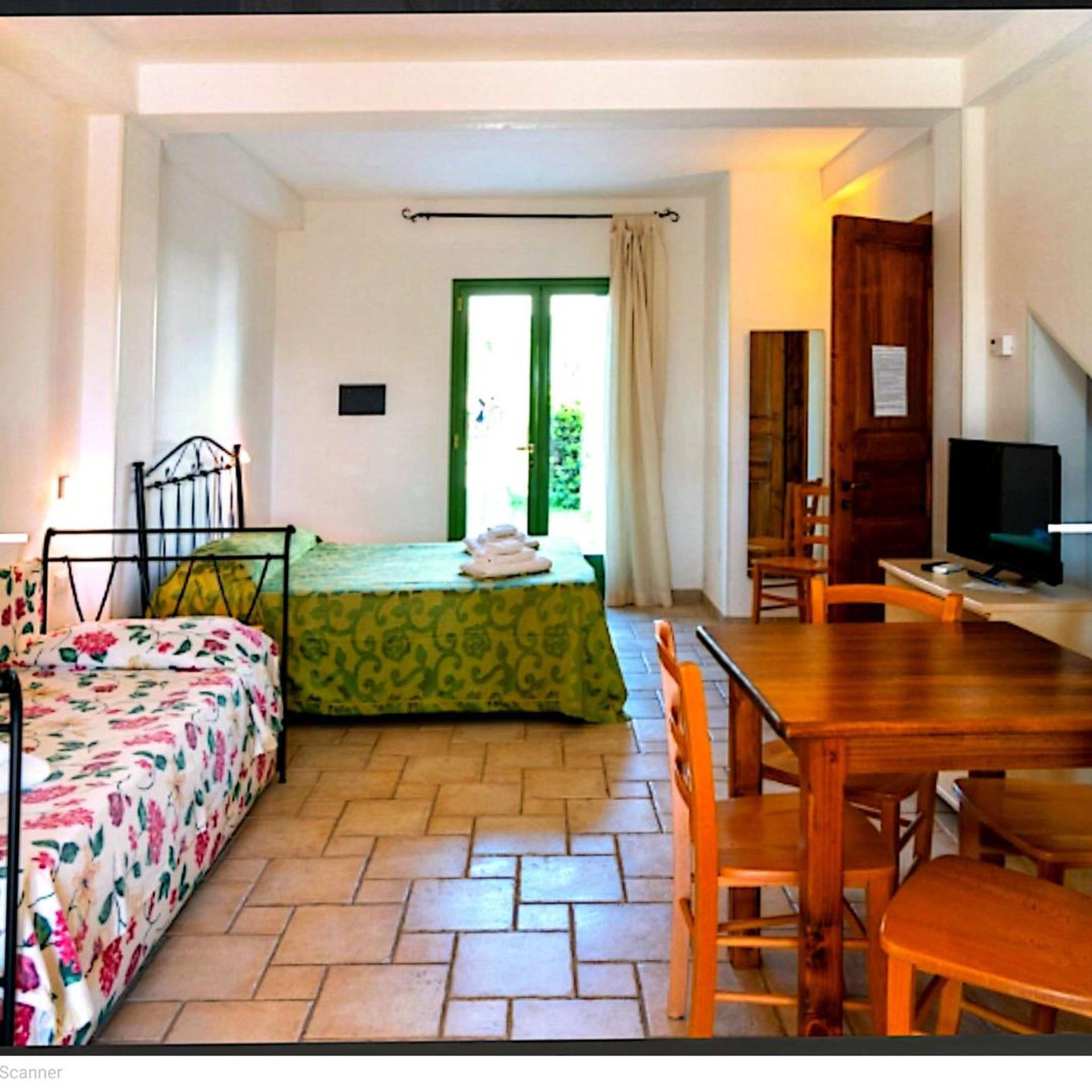 Room, Double or Twin Bed, Large
