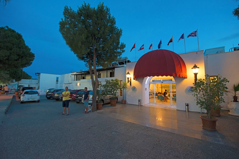 Sami Beach Hotel 46/50