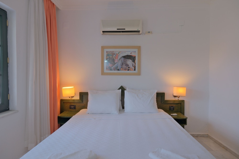 Club Mel Holiday Resort 12/48