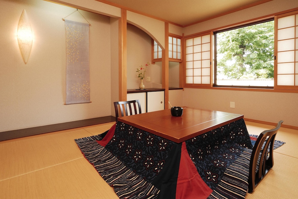 Yoshinoso Yukawaya 17/65