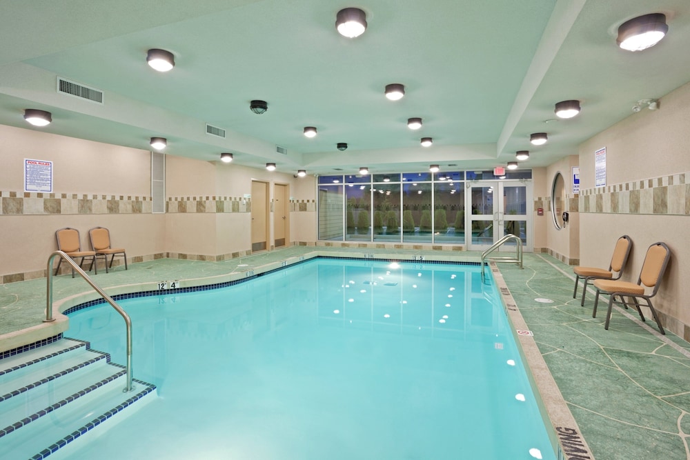 Holiday Inn Hotel Suites Surrey East Cloverdale 31/75