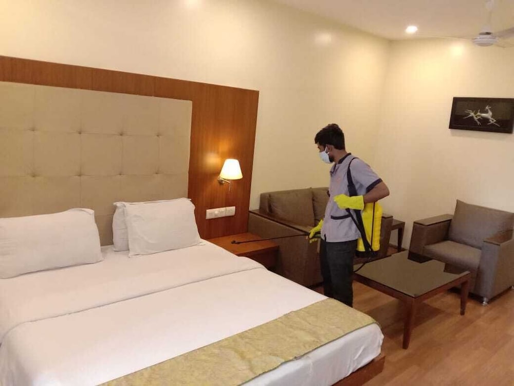 Hotel Deccan Pavilion Pune 10/26