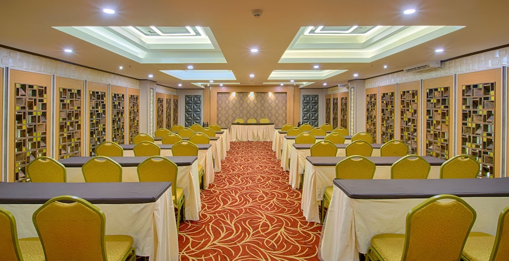Noormans Hotel Semarang 58/69