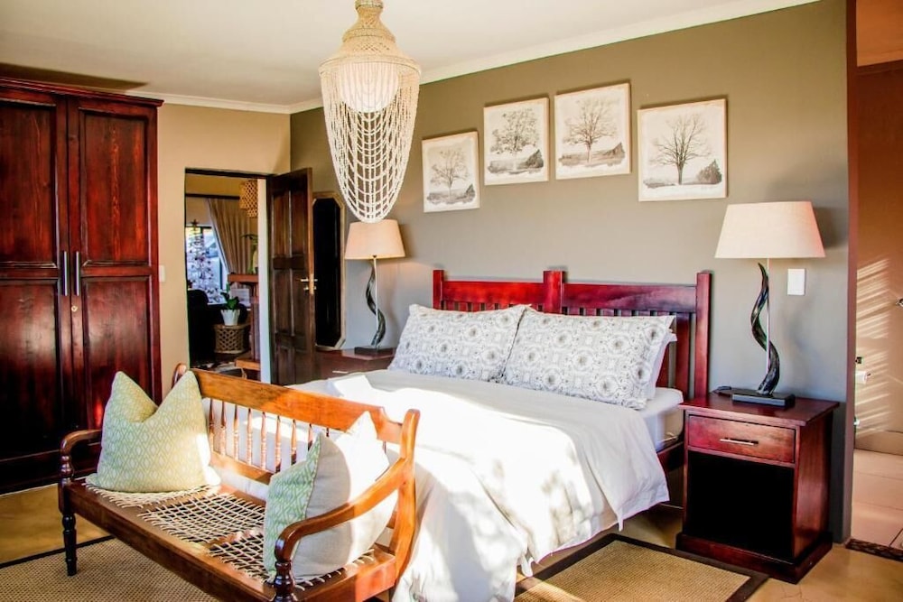 The Ranch House at African Safari Lodge 12/50