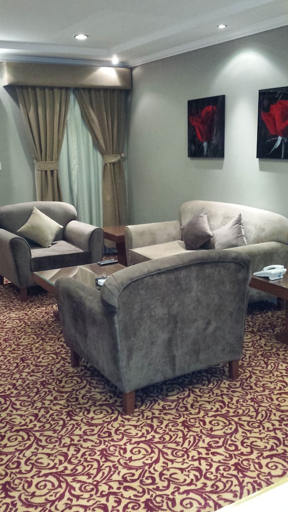Ashbona Suites 34/41